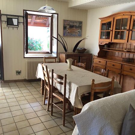 Appartement Dans La Vieille Ville, En Face Du Chateau Annecy Bagian luar foto